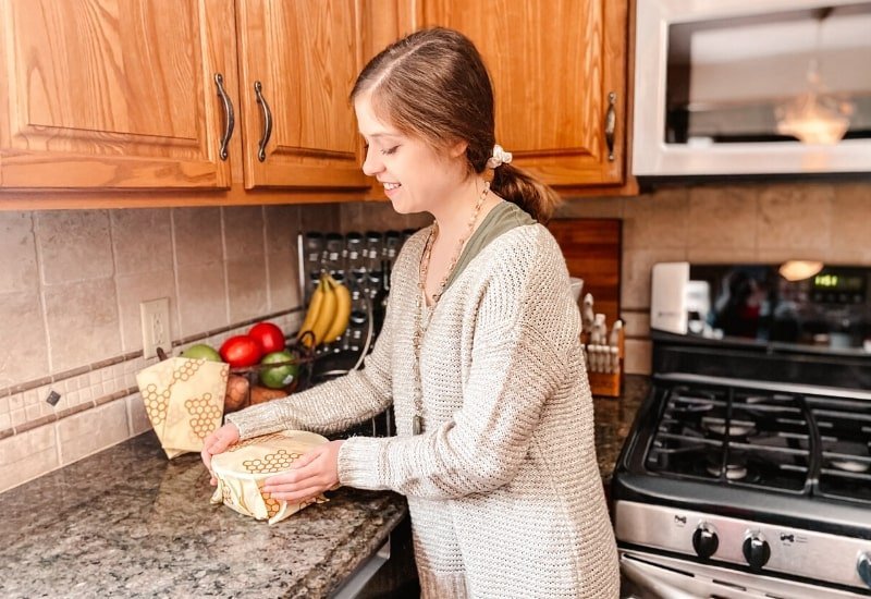 Reusable Beeswax Wrap - Easy Zero Waste Swaps