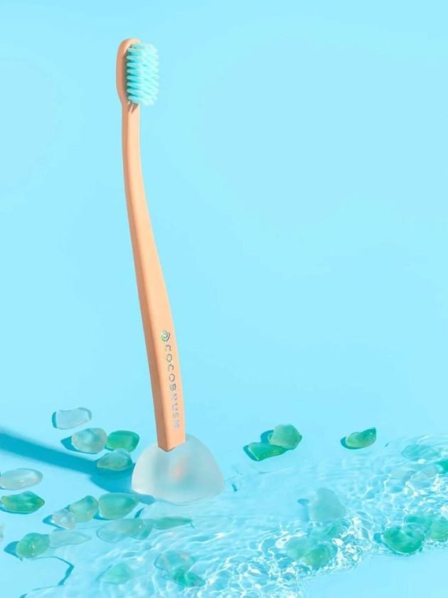 Zero waste toothbrush from cocofloss