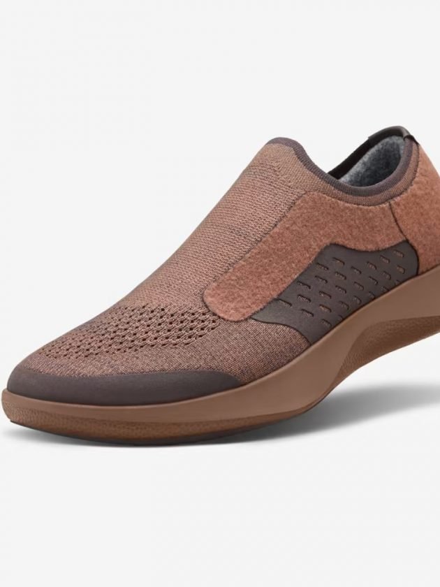 Sustainable mens brown and black shoes