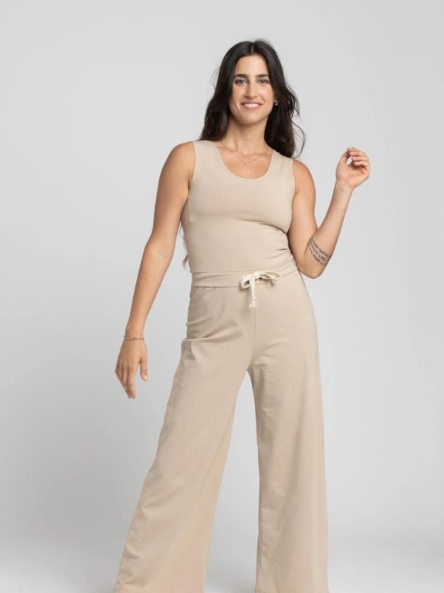 Eco-friendly beige yoga wear