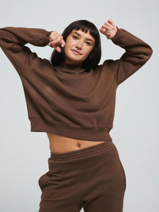 Sustainable brown activewear