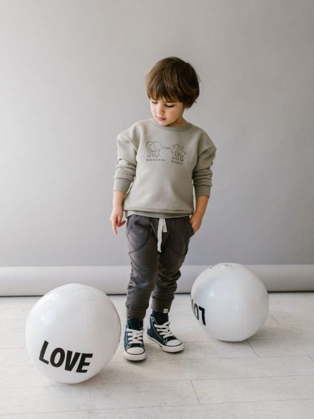 Kid with sustainable and eco-friendly clothing from petitTembo