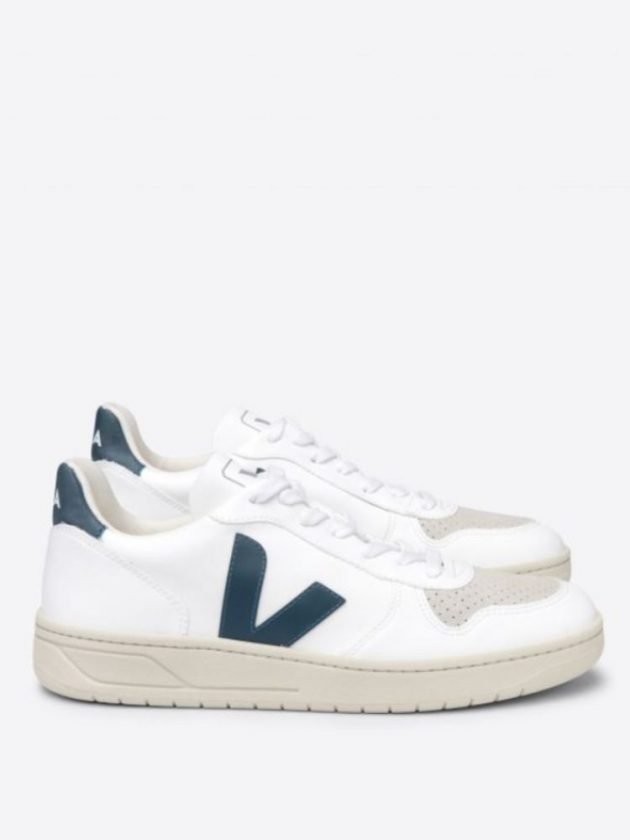 sustainable sneakers from Veja in white and blue